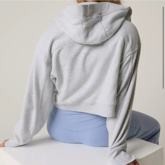 OFFLINE By Aerie Throw-Back Shrug in light heather grey size large - Picture 2 of 5